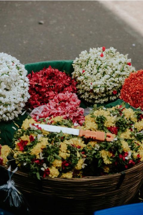 Students learning bouquet techniques